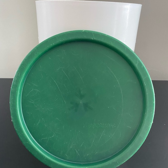 Vintage Tupperware Tulip Canister set with green lids - Picture 5 of 7